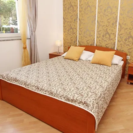 Modern Eingerichtete Fuer 4 Personen Mit Meerblick Apartamento