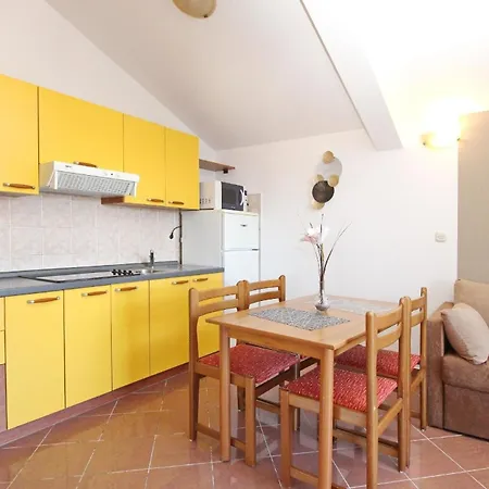 Apartment Modern Eingerichtete Fuer 4 Personen Mit Meerblick Baska (Krk)