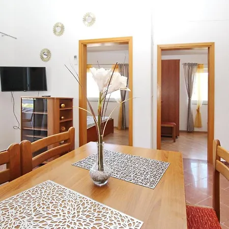 Modern Eingerichtete Fuer 4 Personen Mit Meerblick * Baska (Krk)
