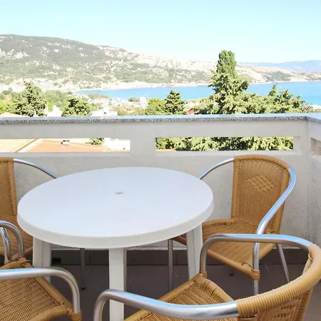 Apartment Modern Eingerichtete Fuer 4 Personen Mit Meerblick